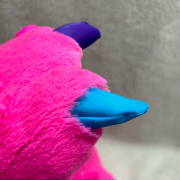 Flash Lights Claws Kids Slippers pink size Large READ - Picture 10 of 12